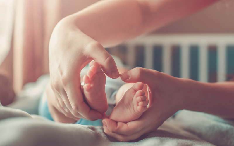 perkembangan bayi, tahun pertama, perkembangan motorik bayi, tahapan perkembangan bayi, tonggak perkembangan bayi , Bunda, si Kecil